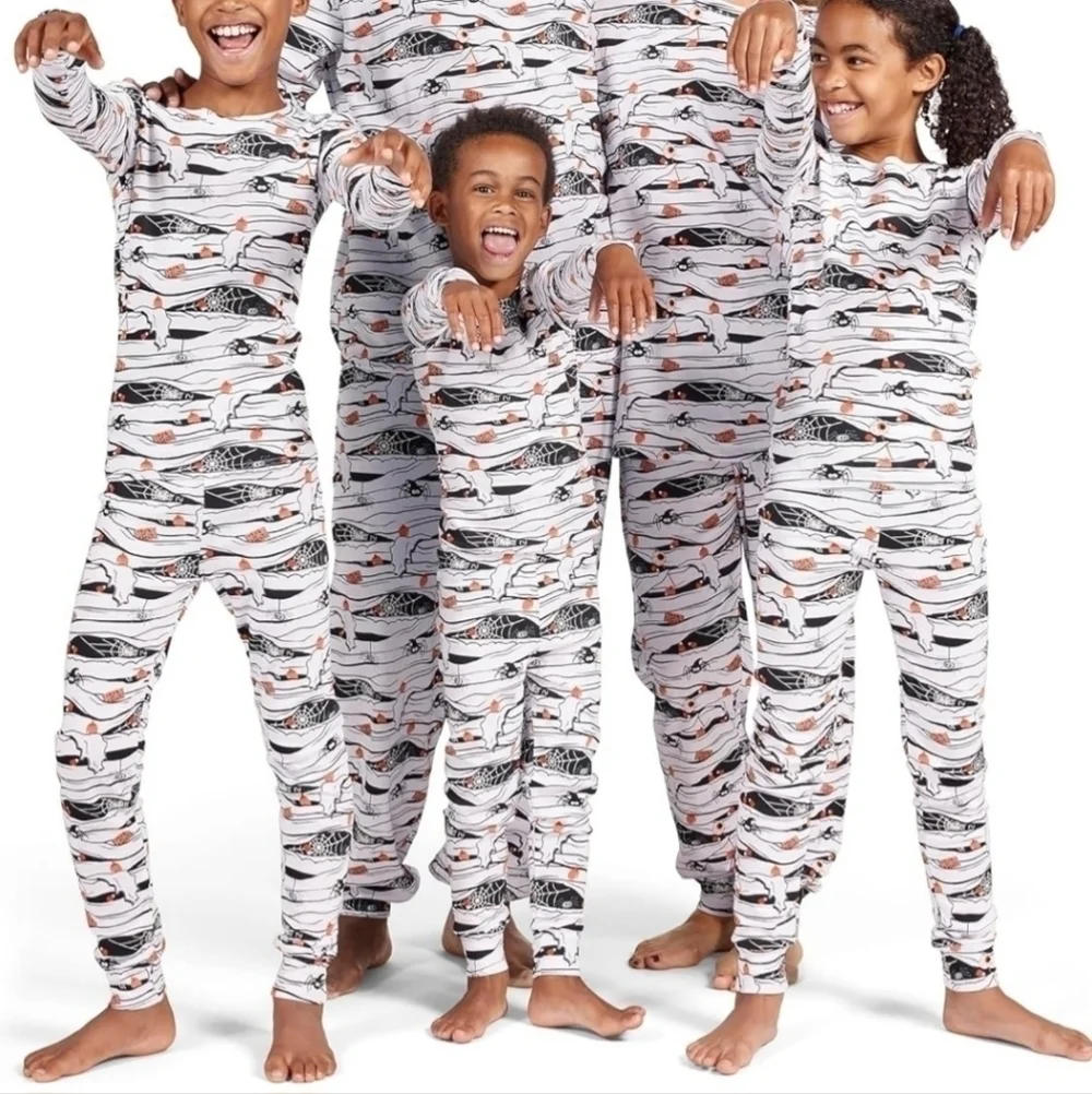 Children's Place Kid's Glow In The Dark 2 Piece Pajama Set Halloween Mummy EUC